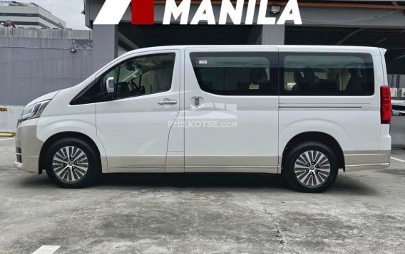 2022 Toyota Hiace Super Grandia in Pasig, Metro Manila-20