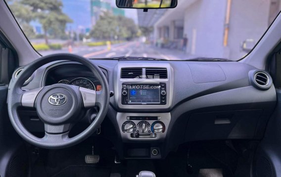 2017 Toyota Wigo  1.0 G AT in Makati, Metro Manila-9