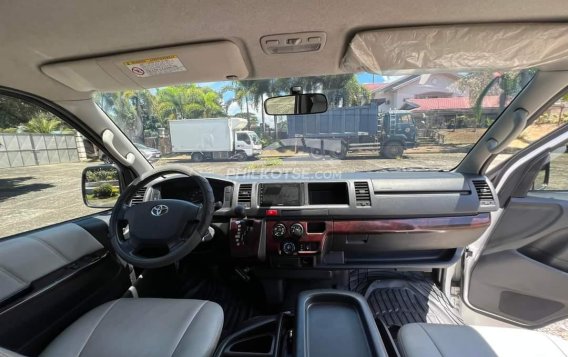 2017 Toyota Hiace Super Grandia in Manila, Metro Manila-12