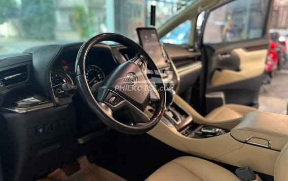 2019 Toyota Alphard  3.5 Gas AT in Manila, Metro Manila-4