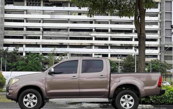 2011 Toyota Hilux in Makati, Metro Manila-6