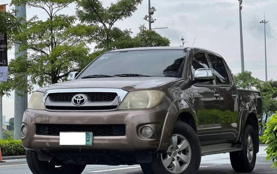 2011 Toyota Hilux  2.4 G DSL 4x2 M/T in Makati, Metro Manila-2