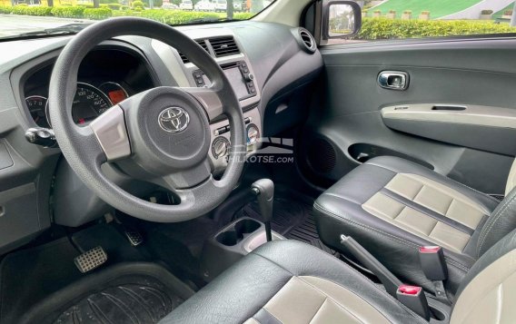 2015 Toyota Wigo  1.0 G AT in Makati, Metro Manila-4