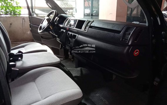 2019 Toyota Hiace  GL Grandia 3.0 A/T Monotone in Pasig, Metro Manila-4