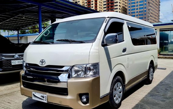 2016 Toyota Hiace  GL Grandia 3.0 A/T 2-Tone in Pasay, Metro Manila-8