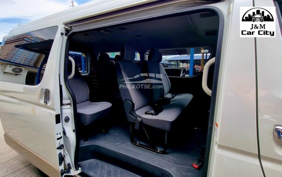 2016 Toyota Hiace  GL Grandia 3.0 A/T 2-Tone in Pasay, Metro Manila-1