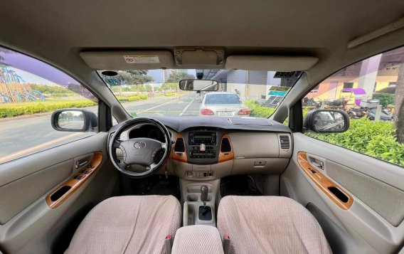 2011 Toyota Innova  2.0 G Gas AT in Makati, Metro Manila-9