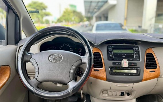 2011 Toyota Innova  2.0 G Gas AT in Makati, Metro Manila-16