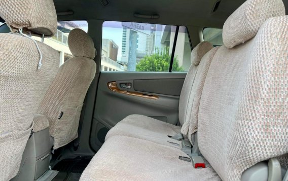 2011 Toyota Innova  2.0 G Gas AT in Makati, Metro Manila-14