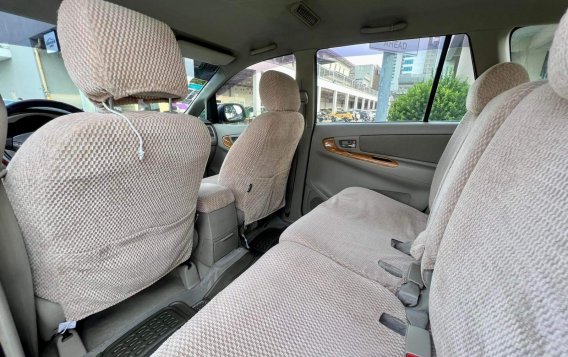 2011 Toyota Innova  2.0 G Gas AT in Makati, Metro Manila-12