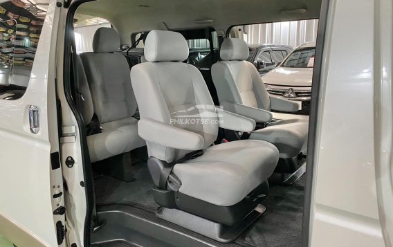 2018 Toyota Hiace  Super Grandia (Fabric) 3.0 A/T 2-Tone in Marikina, Metro Manila-14