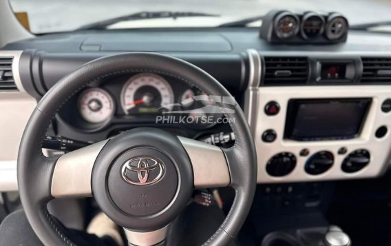 2015 Toyota FJ Cruiser  4.0L V6 in Manila, Metro Manila-10