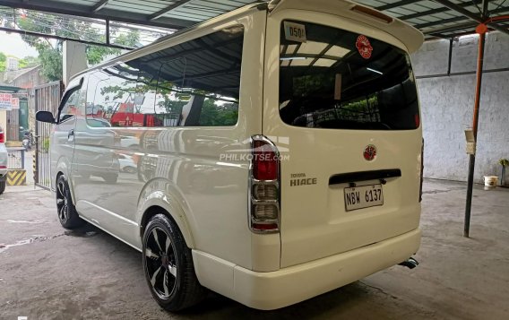 2016 Toyota Hiace  Commuter Deluxe in Las Piñas, Metro Manila-11