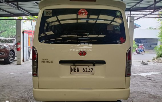 2016 Toyota Hiace  Commuter Deluxe in Las Piñas, Metro Manila-10