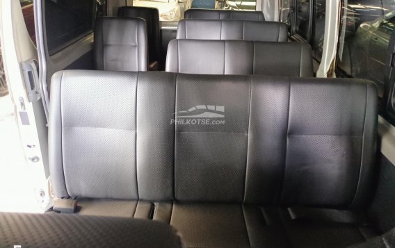 2016 Toyota Hiace  Commuter Deluxe in Las Piñas, Metro Manila-2