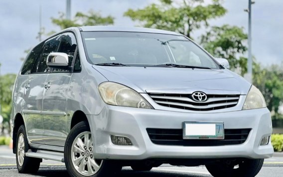 2011 Toyota Innova in Makati, Metro Manila