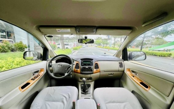 2011 Toyota Innova in Makati, Metro Manila-5