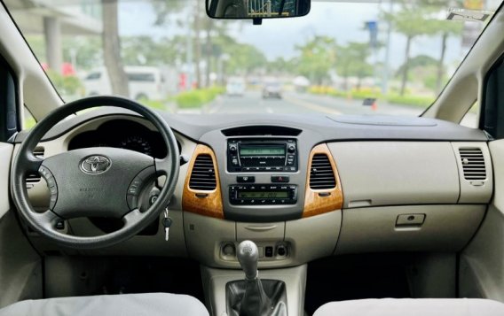 2011 Toyota Innova in Makati, Metro Manila-4