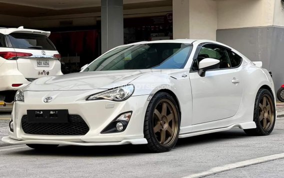 2013 Toyota 86  2.0 AT in Manila, Metro Manila-2