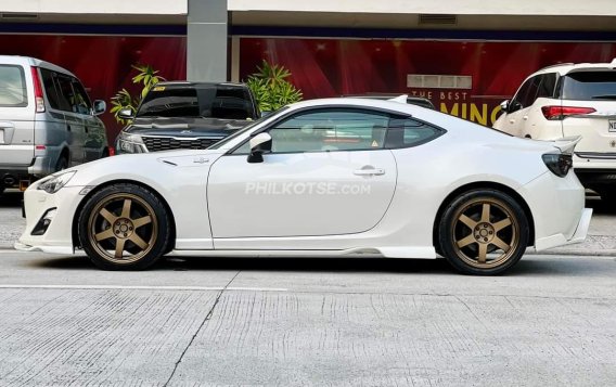 2013 Toyota 86  2.0 AT in Manila, Metro Manila-13