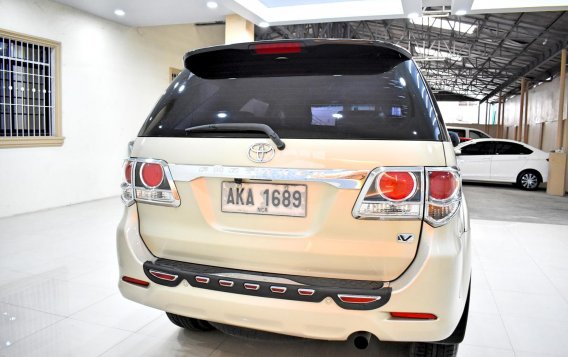 2015 Toyota Fortuner  2.4 V Diesel 4x2 AT in Lemery, Batangas-7