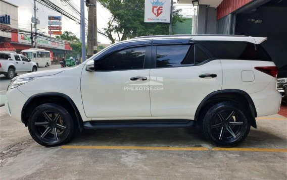 2016 Toyota Fortuner  2.7 G Gas A/T in Las Piñas, Metro Manila-2