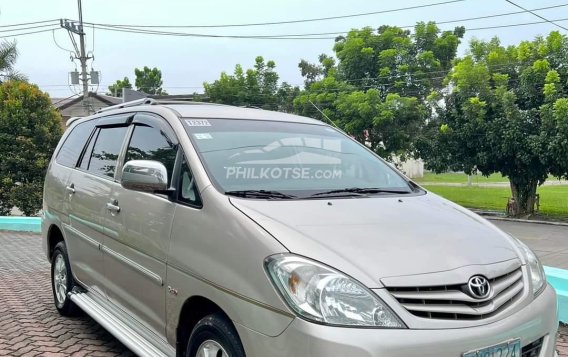 2011 Toyota Innova  2.8 E Diesel AT in Manila, Metro Manila-13