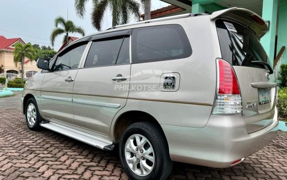 2011 Toyota Innova  2.8 E Diesel AT in Manila, Metro Manila-10