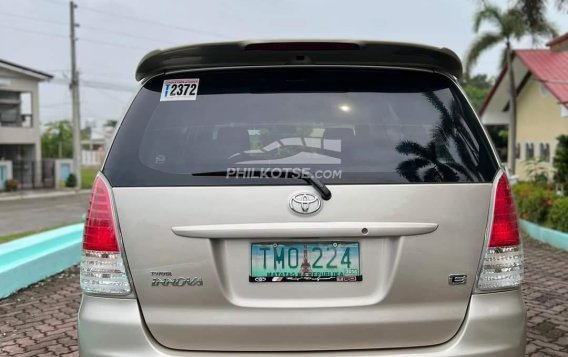 2011 Toyota Innova  2.8 E Diesel AT in Manila, Metro Manila-12