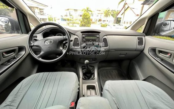 2011 Toyota Innova  2.8 E Diesel AT in Manila, Metro Manila-8