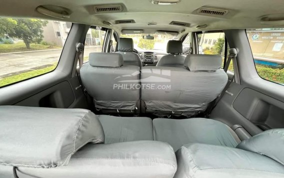 2011 Toyota Innova  2.8 E Diesel AT in Manila, Metro Manila-6