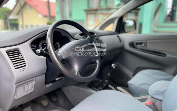 2011 Toyota Innova  2.8 E Diesel AT in Manila, Metro Manila-4