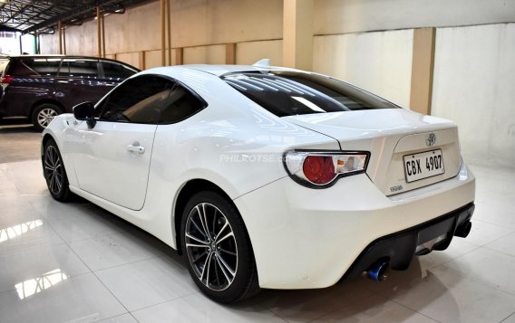 2016 Toyota 86 2.0 White Pearl MT in Lemery, Batangas-28