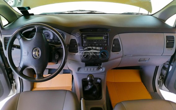 2011 Toyota Innova  2.0 J Gas MT in Lapu-Lapu, Cebu-10