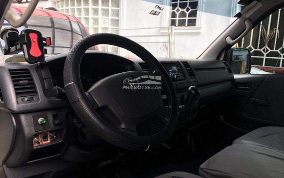 2019 Toyota Hiace  Commuter 3.0 M/T in Manila, Metro Manila-3