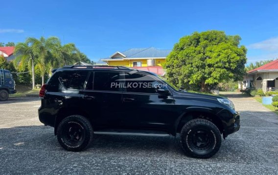 2013 Toyota Land Cruiser Prado 4.0 4x4 AT (Gasoline) in Manila, Metro Manila-16