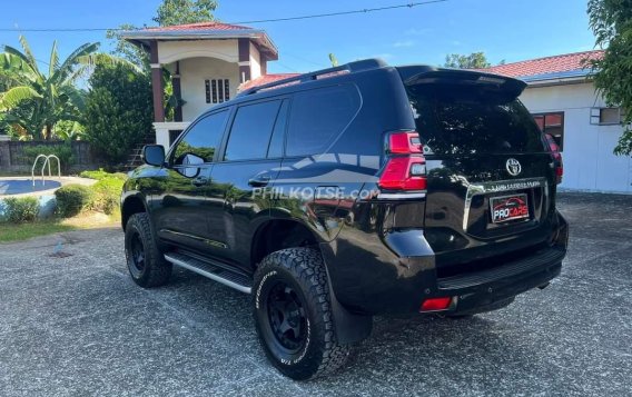 2013 Toyota Land Cruiser Prado 4.0 4x4 AT (Gasoline) in Manila, Metro Manila-12