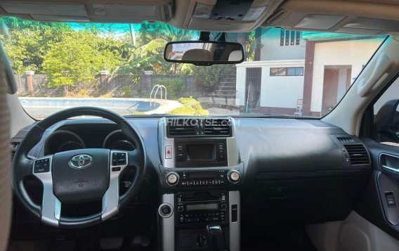 2013 Toyota Land Cruiser Prado 4.0 4x4 AT (Gasoline) in Manila, Metro Manila-11