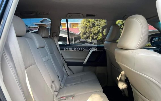 2013 Toyota Land Cruiser Prado 4.0 4x4 AT (Gasoline) in Manila, Metro Manila-7