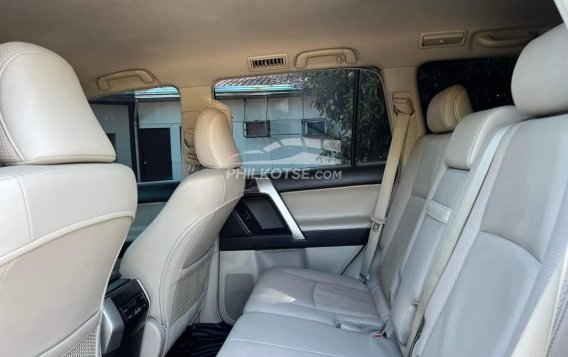 2013 Toyota Land Cruiser Prado 4.0 4x4 AT (Gasoline) in Manila, Metro Manila-4