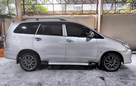 2011 Toyota Innova  2.8 E Diesel AT in Lemery, Batangas-18