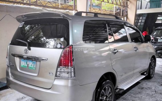 2011 Toyota Innova  2.8 E Diesel AT in Lemery, Batangas-16