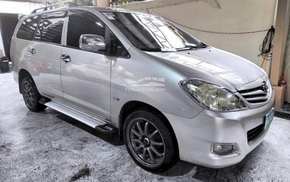 2011 Toyota Innova  2.8 E Diesel AT in Lemery, Batangas-14