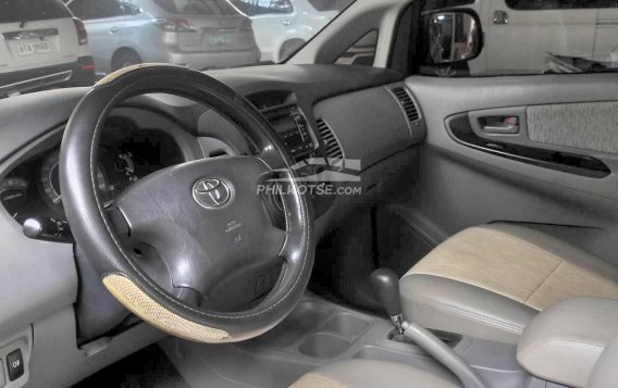 2011 Toyota Innova  2.8 E Diesel AT in Lemery, Batangas-13