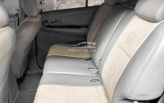 2011 Toyota Innova  2.8 E Diesel AT in Lemery, Batangas-10