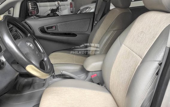 2011 Toyota Innova  2.8 E Diesel AT in Lemery, Batangas-1