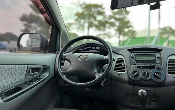 2011 Toyota Innova in Makati, Metro Manila-5