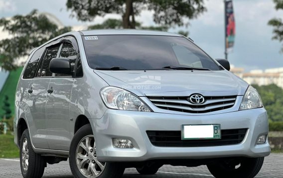 2011 Toyota Innova in Makati, Metro Manila