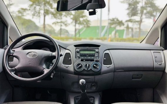 2011 Toyota Innova in Makati, Metro Manila-4