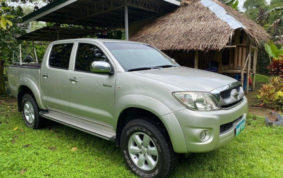 Purple Toyota Hilux 2011 for sale in Marikina-8